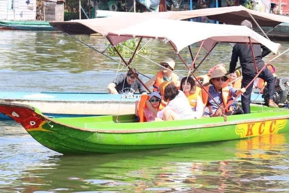 «សហគមន៍ទេសចរណ៍ចុងឃ្នៀស គឺជាគោលដៅទេសចរណ៍ដ៏ចម្បងមួយនៅក្នុងខេត្តសៀមរាប និងជាច្រកដ៏សំខាន់ទៅកាន់បឹងទន្លេសាប»