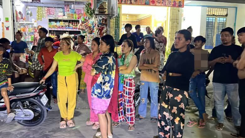 អតីតប្តី ឃើញប្រពន្ធមានសង្សារថ្មី ត្រៀមកាំបិតបុ័ងតោអង្គុយចាំមុខបន្ទប់ជួលបង្កឱ្យមានការភ្ញាក់ផ្អើល