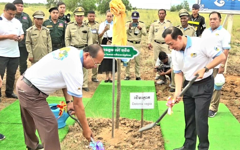 រដ្ឋមន្ត្រីក្រសួងទេសចរណ៍បានជំរុញឲ្យគ្រប់ភាគីពាក់ព័ន្ធចូលរួមយុទ្ធនាការ ទេសចរម្នាក់ដាំដើមឈើមួយដើមឱ្យមានភាពទាក់ទាញបៃតងទេសចរណ៍