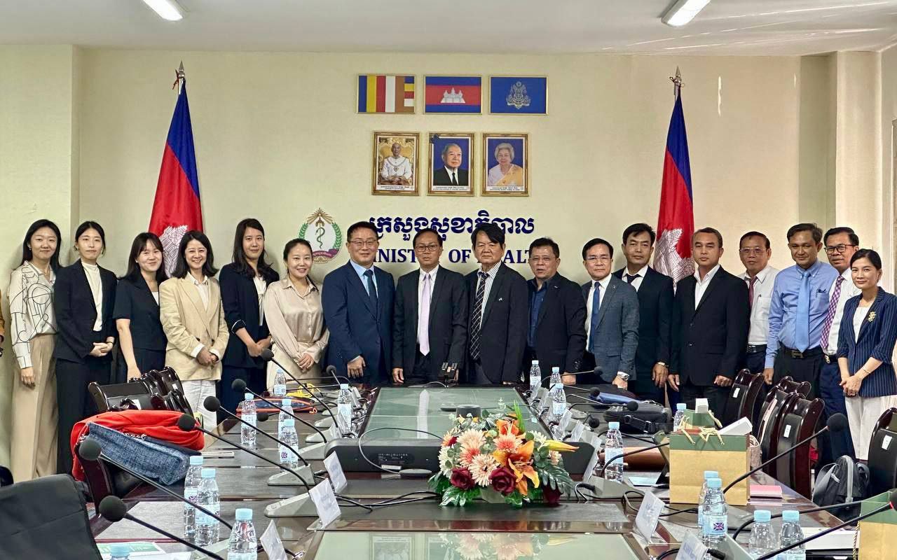 ជំនួបពិភាភ្សាការងារជាមួយទីភ្នាក់ងារសហប្រតិបត្តិការអន្តរជាតិកូរ៉េ KOICA ស្តីពីការអនុវត្តន៍ គម្រោង នានា ក្នុងវិស័យសុខាភិបាល ដែលទទួលបានជំនួយហិរញ្ញប្បទានឥតសំណង ពីសាធារណ រដ្ឋកូរ៉េ