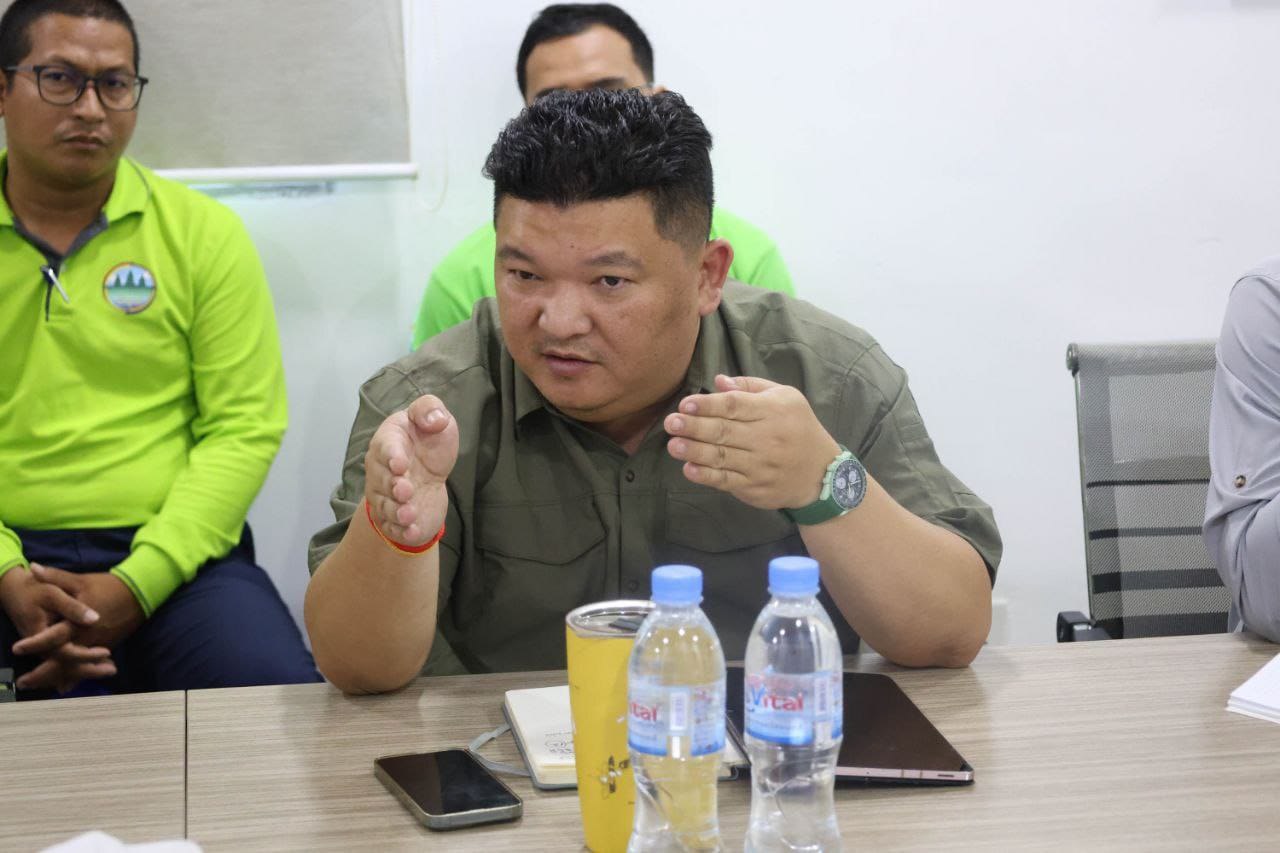 មន្ត្រីជំនាញ និងអាជ្ញាធរ ចុះពិនិត្យករណី បំពុលទឹកប្រឡាយ ៦១ និងស្ទឹងតូច បញ្ចេញដោយ ក្រុមហ៊ុន Jin Lu Yuan Energy Environment Protection Industry Co., Ltd. សារជាថ្មី….!