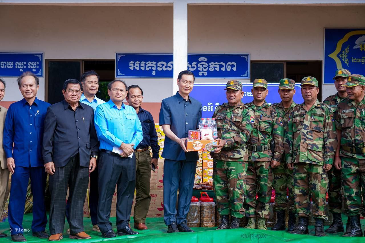 រដ្ឋមន្ត្រីក្រសួងរ៉ែនិងថាមពល ចុះសួរសុខទុក្ខសំណេះសំណាលនៃវីរៈស្មាតូចស្មើជើងលេខ១ ការពារព្រំដែនខ្មែរថៃ