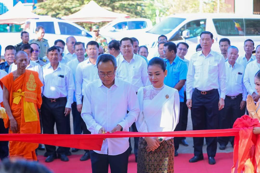 ឯកឧត្តម សួន សុម៉ាលីន និងលោកជំទាវ បានអញ្ជើញជាអធិបតីក្នុងពិធី បុណ្យកាន់អង្គ និងសម្ពោធឆ្លងសមិទ្ឋផលនានា ក្នុងវត្តដរានិគម (ហៅវត្តតាគ្រាប) ស្ថិតនៅ ស្រុកស៊ីធ័រកណ្ដាល