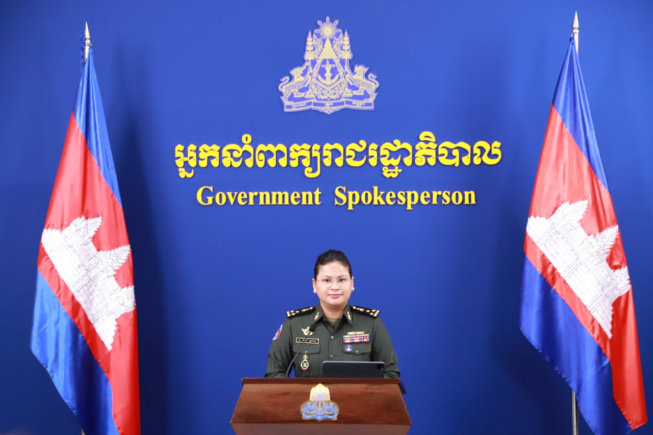 បណ្តាអង្គទូតអនុព័ន្ធយោធានៃប្រទេសអាស៊ាន និងប្រទេសមហាអំណាចប្រចាំកម្ពុជា ចំនួន ១៣ ប្រទេស និងអ្នកព័ន្ធបានចុះពិនិត្យជាក់ស្តែតតំបន់មានជម្លោះដោយប្រដាប់អាវុធព្រំដែនកម្ពុជា និងថៃ
