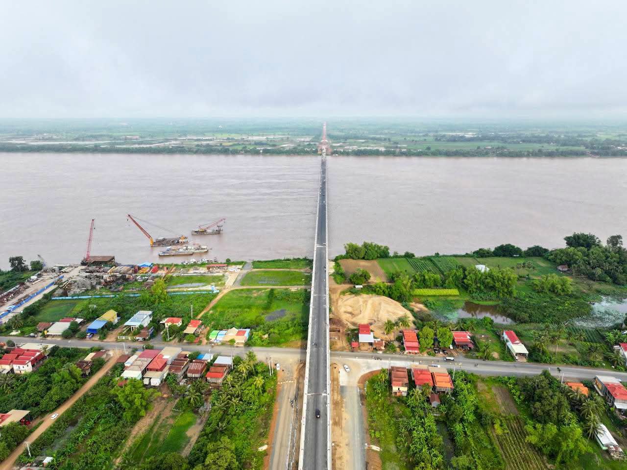 ដូចការគ្រោងទុក! ស្ពានមិត្តភាពកម្ពុជា-ចិន មេគង្គក្រចេះបើកឱ្យប្រជាពលរដ្ឋឆ្លងកាត់បណ្តោះអាសន្នក្នុងឱកាសបុណ្យកាន់បិណ្ឌ និងភ្ជុំបិណ្ឌ