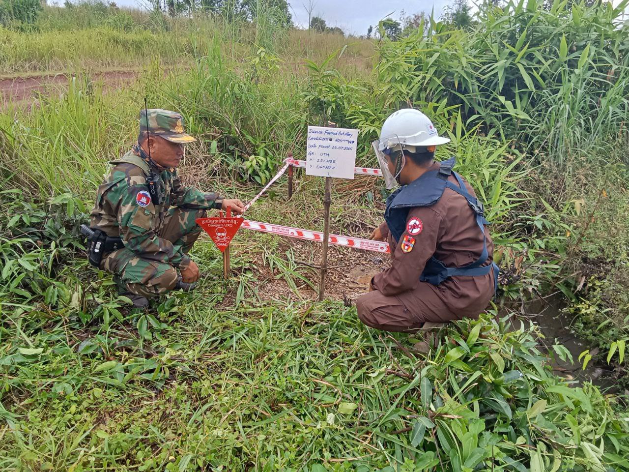 CMAC សហការជាមួយកងទ័ព ដើម្បីហ៊ុមព័ទ្ធរណ្តៅគ្រាប់ និងកំណត់អត្តសញ្ញាណគ្រាប់ផ្លោងទាហានថៃ បើកការបាញ់ប្រហារមកលើអធិបតេត្យ និងកងទ័ពកម្ពុជា
