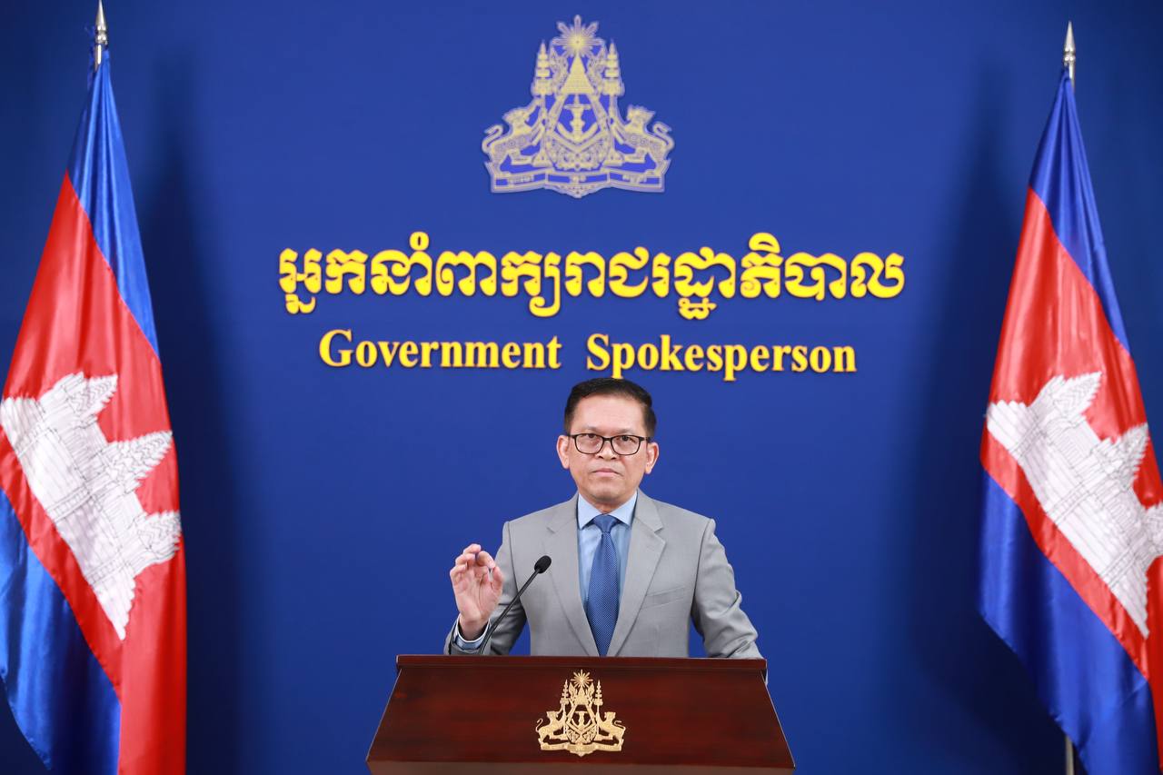 អ្នកនាំពាក្យរាជរដ្ឋាភិបាលកម្ពុជា ប្រកាសថ្កោលទោសយ៉ាងខ្លាំងក្លាចំពោះសកម្មភាពអសីលធម៌ នៅប្រទេសថៃ ដែលបណ្តែតបណ្តោយឱ្យយករូបសម្តេចតេជោធ្វើជាផ្ទាំងបាញ់ស៊ីប និងទីងមោង ដោយចាត់ទុកថាជា «អំពើថោកទាប ខ្វះភាពថ្លៃថ្នូរ» ក្នុងនាមជាមនុស្សជាតិ