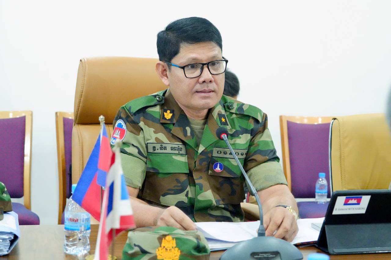យោធភូមិភាគទី៤ កម្ពុជា និងកងទ័ពភូមិភាគទី២ ថៃ បានឯកភាពគ្នា ក្នុងការបង្កើនការប្រាស្រ័យទាក់ទងជាមួយគ្នា ទោះដោយការជួបផ្ទាល់ ឬតាមប្រព័ន្ធទំនាក់ទំនង ដើម្បីកសាងទំនុកចិត្តជាមួយគ្នាឱ្យកាន់តែប្រសើរឡើយ