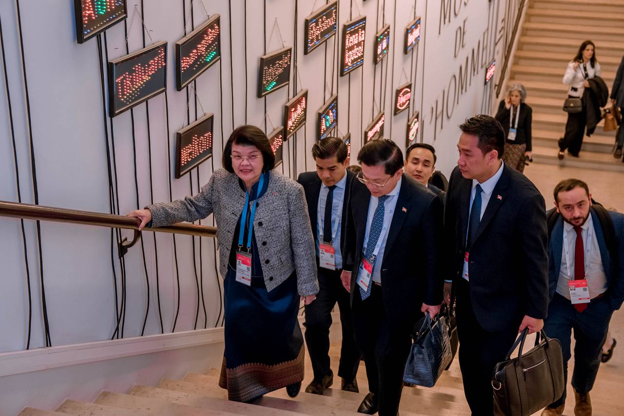 សម្តេចរដ្ឋសភាធិកម្ពុជា អញ្ជើញចូលរួមពិធីបើកវេទិកាសន្តិភាពប៉ារីសលើកទី៨ នៅទីក្រុងប៉ារីស សាធារណរដ្ឋបារំាង