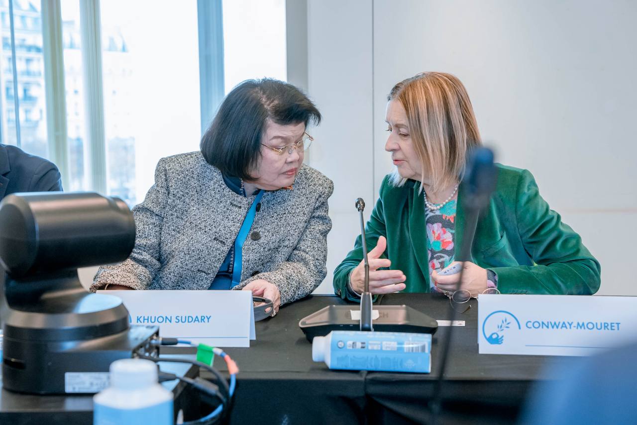 ប្រធានសភាកម្ពុជា ប្រាប់វេទិកាអន្តរជាតិថា «ការចុះហត្ថលេខានៃកិច្ចព្រមព្រៀងសន្តិភាព កម្ពុជា-ថៃ បានបិទទំព័រមួយដ៏លំបាក និងបើកនូវសករាជថ្មីមួយ ដើម្បីបញ្ចប់នូវជម្លោះនាពេលបច្ចុប្បន្ន និងធានាបាននូវសន្តិភាព»