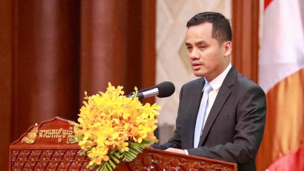 រថយន្តបំពាក់ស៊ីរ៉ែន និងឡូហ្គោ “នគរបាលជាតិ” បុករះបណ្តាលឱ្យជនរងគ្រោះជាច្រើននាក់រងរបួស ក្នុងក្រុងប៉ោយប៉ែត សង្ស័យតៃកុងបើកបរក្នុងស្ថានភាពស្រវឹង