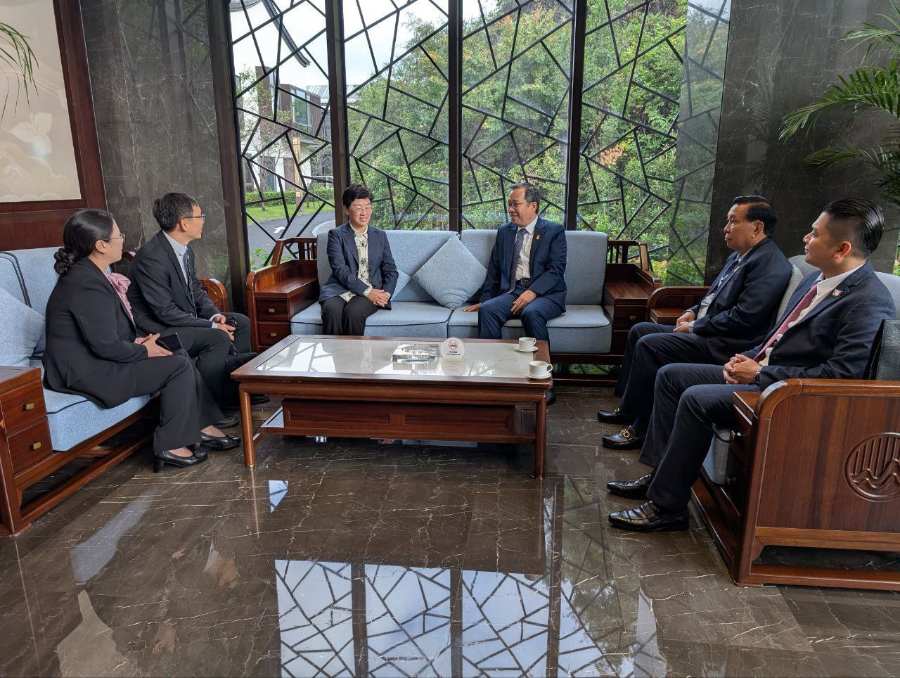 កម្ពុជា និងចិន គឺជាមិត្តដែកថែប ត្រូវតែបន្តជួយគ្នាទៅវិញទៅមក និងគាំទ្រគ្នាក្នុងឆាកអន្តរជាតិ គ្រប់កាលៈទេសៈ