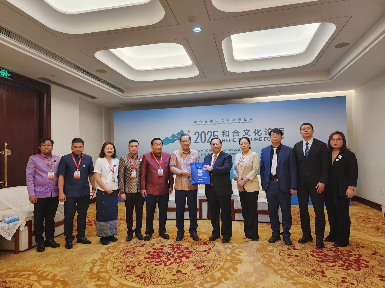 ប្រទេសចិន និងប្រជាជនចិនទាំងអស់ សូមថ្លែងអំណរគុណកម្ពុជា ដែលគាំទ្រចិន តាំងពីដើមរហូតមក និងគ្រប់កាលៈទេសៈ ដែលជាមិត្តល្អបំផុតរបស់ចិន