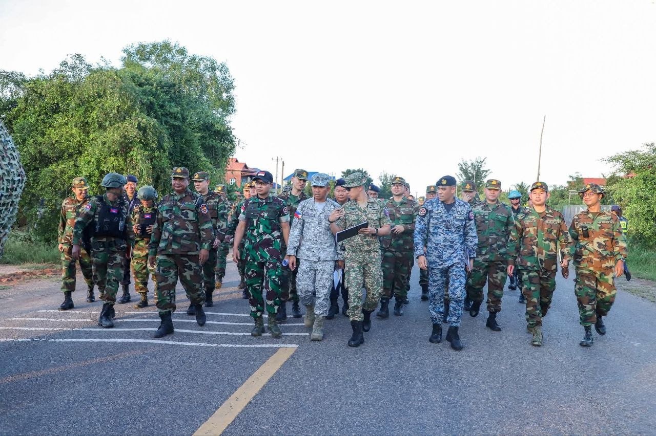 ថៃមិនញញើតអន្តរជាតិឡើយ!  ខណៈក្រុមអ្នកអង្កេតការណ៍ AOT ចុះទៅពិនិត្យការអនុវត្តបទឈប់បាញ់ក្នុងស្រុកវាលវែង  ថៃដាក់មួយគ្រប់ផ្អើលឈុល