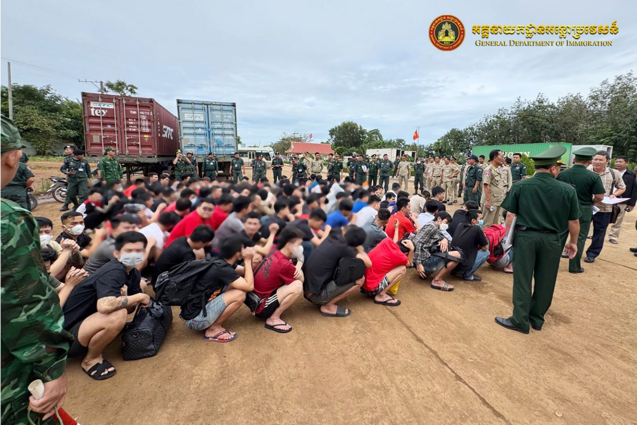 កម្ពុជា បណ្តេញជនជាតិវៀតណាម ១១០នាក់ ចេញពីប្រទេស ពាក់ព័ន្ធការលួចស្នាក់នៅ និងអំពើឧក្រិដ្ឋកម្មអនឡាញ