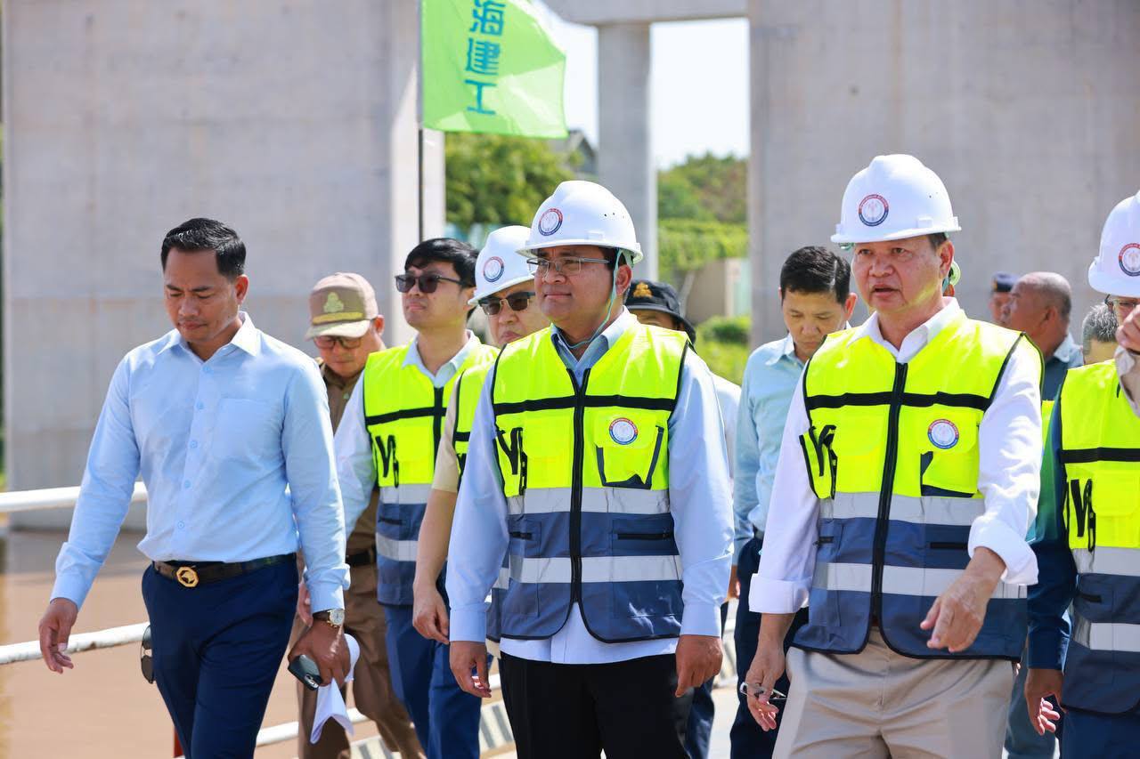 ការរំកិលឆ្នើមស្ពានឆ្លងកាត់ទន្លេបាសាក់ «ចាក់អង្រែក្រោម-ព្រែកប្រា» កំណាត់ផ្លូវជាតិលេខ២ ក្រសួងសាធារណការប្រកាសបិទចរាចរណ៍បណ្តោះអាសន្នរយៈពេលខ្លី»