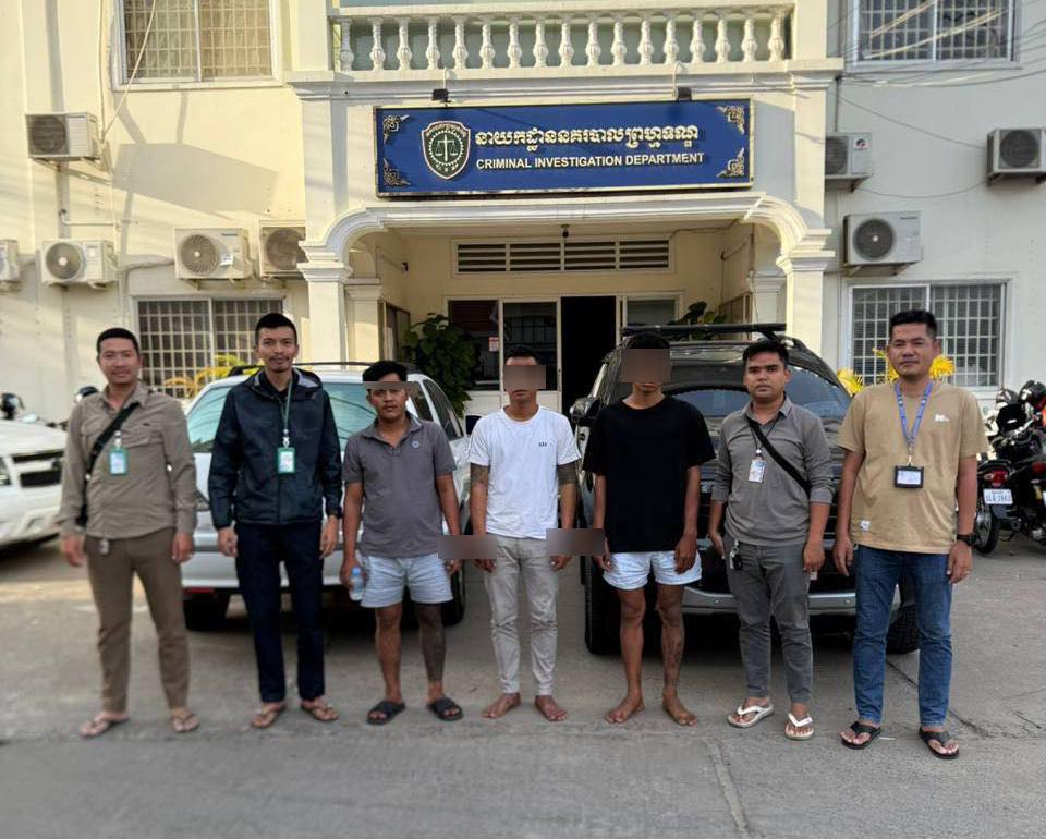 បង្ក្រាបបានហើយ! ជនសង្ស័យ៣នាក់ ជា “ក្រុមចោរឆក់ប្រដាប់អាវុធ” ក្នុងទឹកដីខណ្ឌបឹងកេងកង ដោយដកហូតអាវុធខ្លី៣ដើម