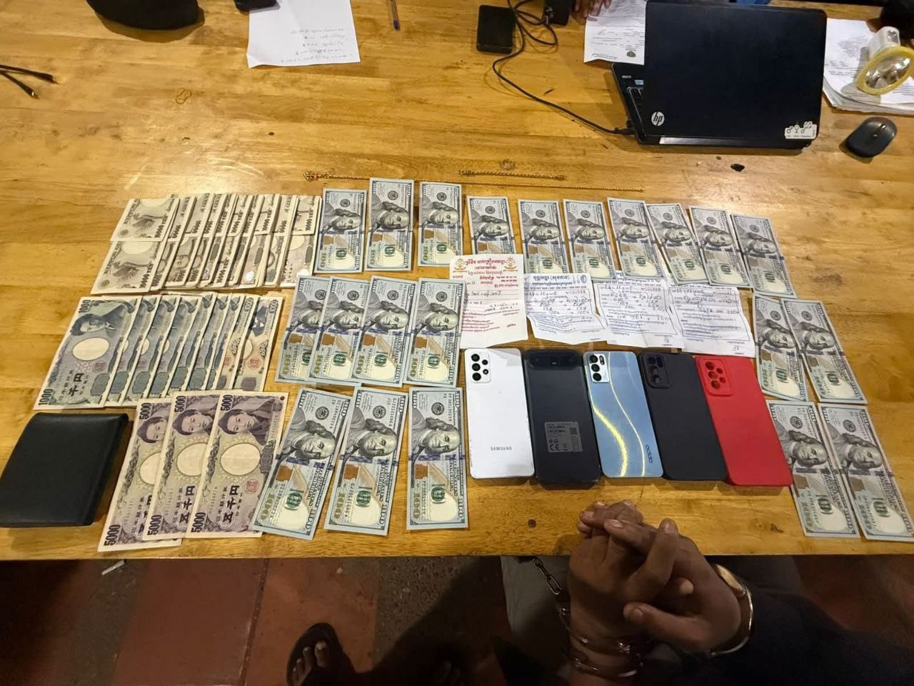 ករណីគាស់បន្ទប់នារីម្នាក់ លួយយកលុយ និងគ្រឿងសម្ភារៈមានតម្លៃអស់ជាង ៣ម៉ឺមដុល្លារ សមត្ថកិច្ចឃាត់ខ្លួន ជនសង្ស័យ០៣នាក់!