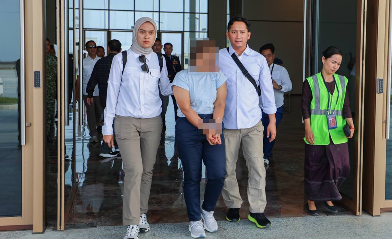 កម្ពុជា បញ្ជូនជនសង្ស័យពាក់ព័ន្ធជួញដូរមនុស្ស និងគ្រឿងញៀន តាម “និវេទន៍ក្រហម” ទៅឥណ្ឌូណេស៊ី