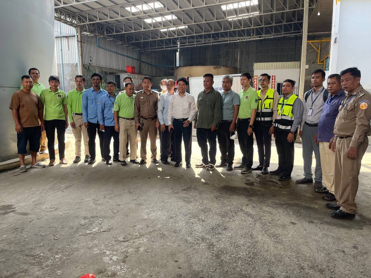 ករណី “ធ្លាយឧស្ម័នអាម៉ូញាក់” ចេញពីរោងចក្រផលិតទឹកកក ក្នុងខណ្ឌពោធិ៍សែនជ័យ ក្រសួងបរិស្ថានចាត់វិធានការតាមផ្លូវច្បាប់