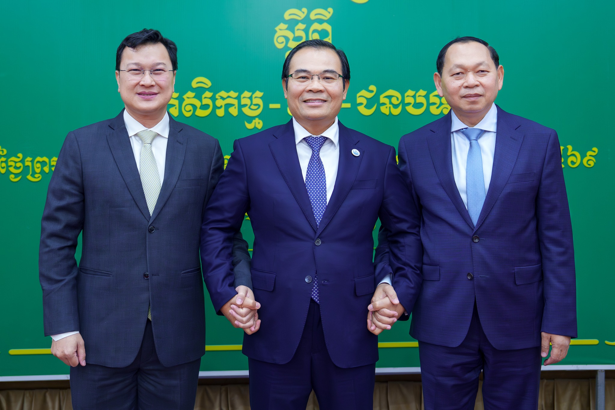 កិច្ចប្រជុំអន្តរក្រសួងថ្នាក់រដ្ឋមន្ត្រីត្រី-វិស័យលើកទី៥ «ផ្ដោតលើវឌ្ឍនភាពគម្រោងអភិវឌ្ឍន៍ និងលើកកម្ពស់សហគមន៍កសិកម្មទំនើប»