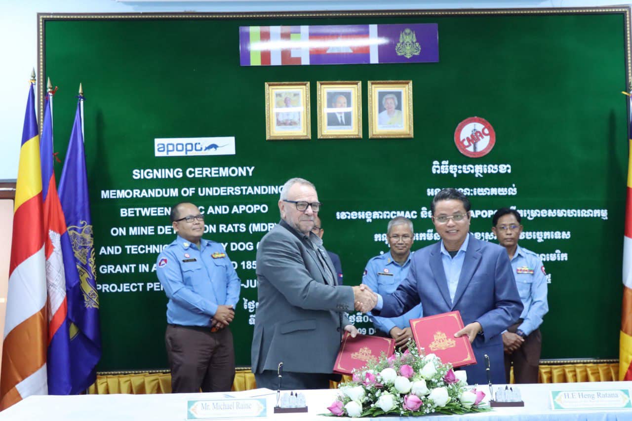 CMAC និង APOPO ចុះហត្ថលេខាលើ MoU ថ្មី ដើម្បីពង្រឹងការបោសសម្អាតមីន ក្រោមថវិកាជាង ២៨១,០០០ ដុល្លារ ដើម្បីអនុវត្តន៍គម្រោងសមាហរណកម្ម “កណ្តុរហិតមីន និងសុនខ” ស្រាវជ្រាវបច្ចេកទេស