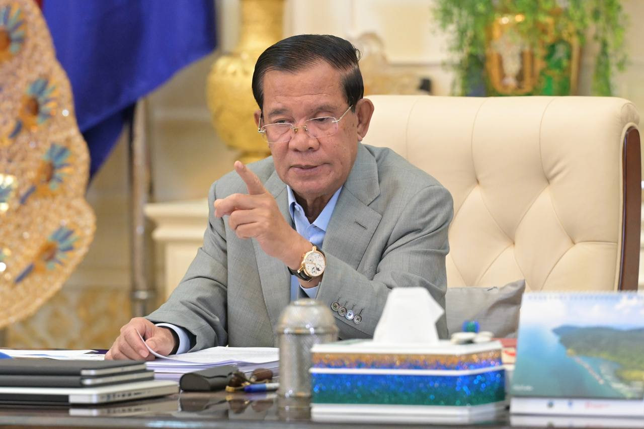 សម្ដេចតេជោ៖ ថៃ រៀបចំឈុតឆាកសម្តែងជាទាហានកម្ពុជាដាក់មីន “សំដែងបានល្អ តែខ្វះបច្ចេកទេស” អ្នកដឹកនាំរឿងគួរតែរៀបចំសេនារីយ៉ូឲ្យបានល្អជាងនេះ!