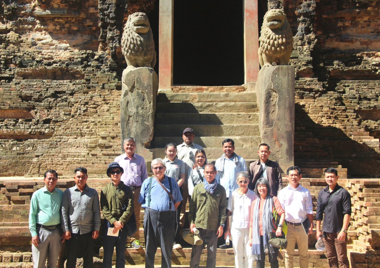 ក្រុមអ្នកជំនាញអាដហុក ICC-Angkor/Sambor Prei Kuk ចុះពិនិត្យវឌ្ឍនភាពការងារ នៅប្រាសាទសំបូរព្រៃគុក មុនកិច្ចប្រជុំផ្លូវការ