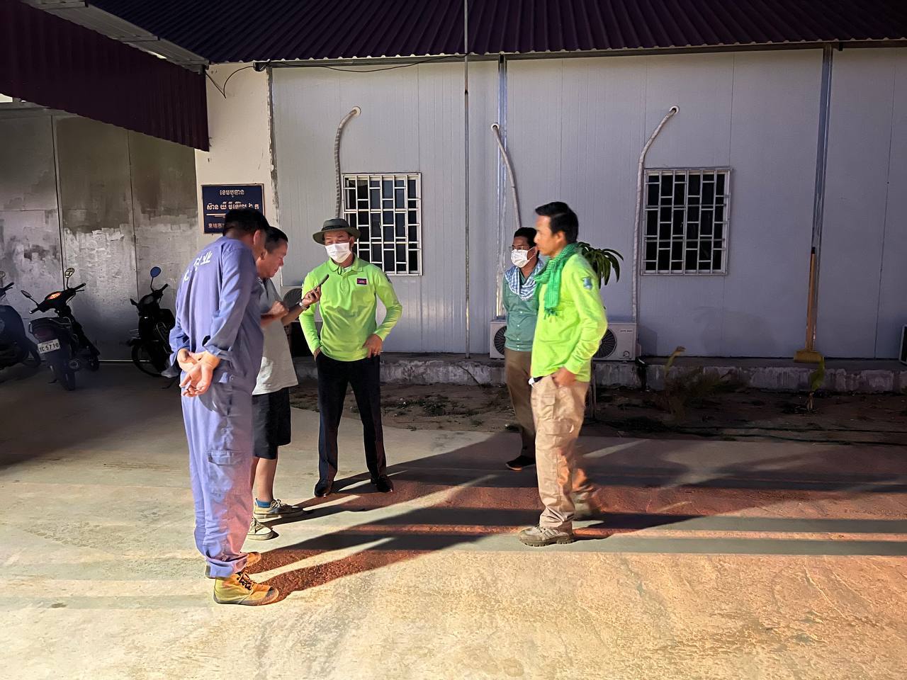 ក្រសួងបរិស្ថាន សម្រេចបិទអាជិវកម្ម ក្រុមហ៊ុនចម្រាញ់រ៉ែមាសមួយ ក្នុងស្រុកទឹកផុស ខេត្តកំពង់ឆ្នាំង ក្រោយរកឃើញបង្កឲ្យមានការបំពុលបរិស្ថាន នៅតំបន់អូរឬស្សី