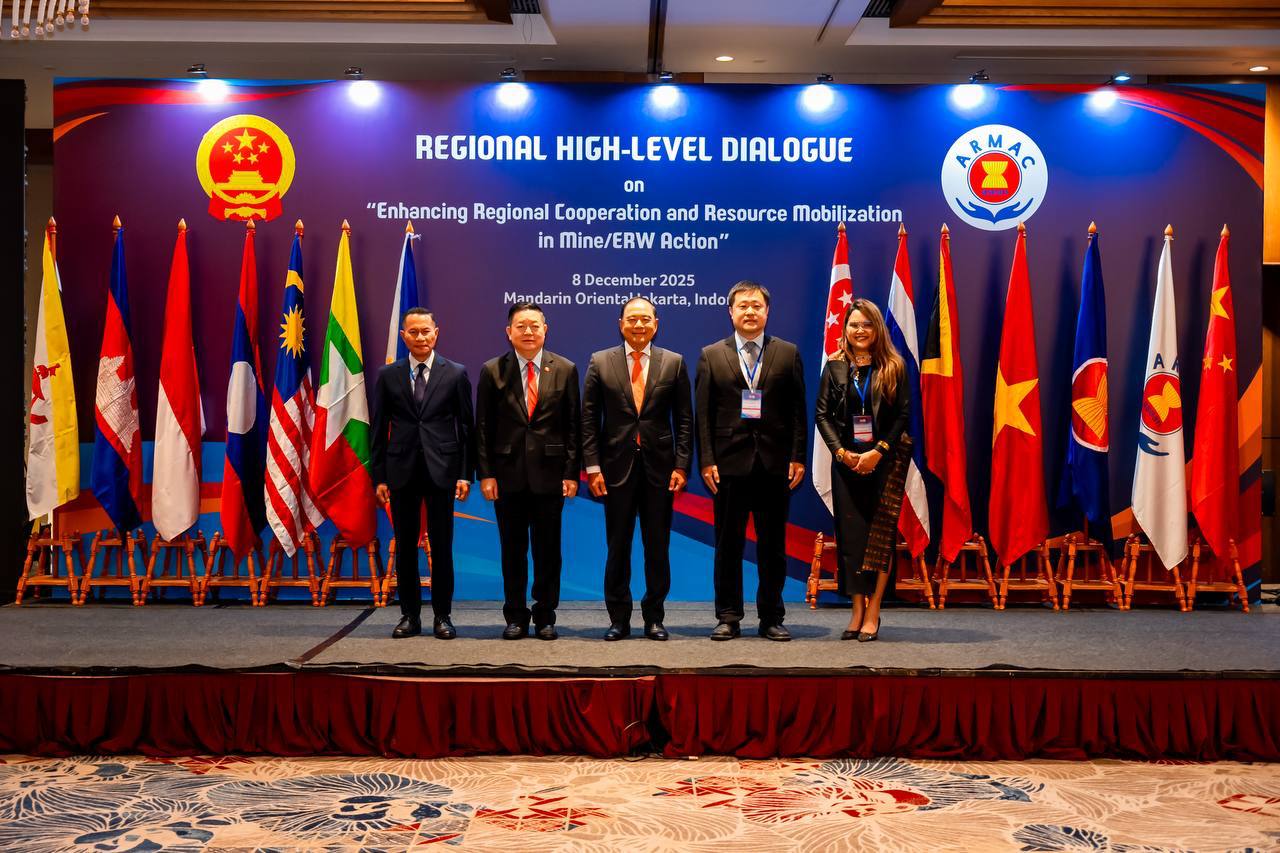 ឧត្តមទេសរដ្ឋមន្រ្តី លី ធុជ ៖ នៅទូទាំងអាស៊ាន មីនគឺជាបញ្ហារបស់តំបន់ ដែលត្រូវការដោះស្រាយជាលក្ខណៈតំបន់ មានការរួបរួមគ្នា និងសាមគ្គីភាព ដោយមិនត្រូវទុកឱ្យសមាជិកណាមួយទទួលរងគ្រោះតែម្នាក់ឯងនោះទេ