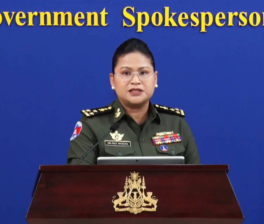 ប្រជាពលរដ្ឋកម្ពុជា ជាង ២ ម៉ឺននាក់ បានភៀសសឹកចេញពីតំបន់ប្រយុទ្ធគ្នាតាមព្រំដែន កម្ពុជា-ថៃ ទៅរកកន្លែងមានសុវត្ថិភាព