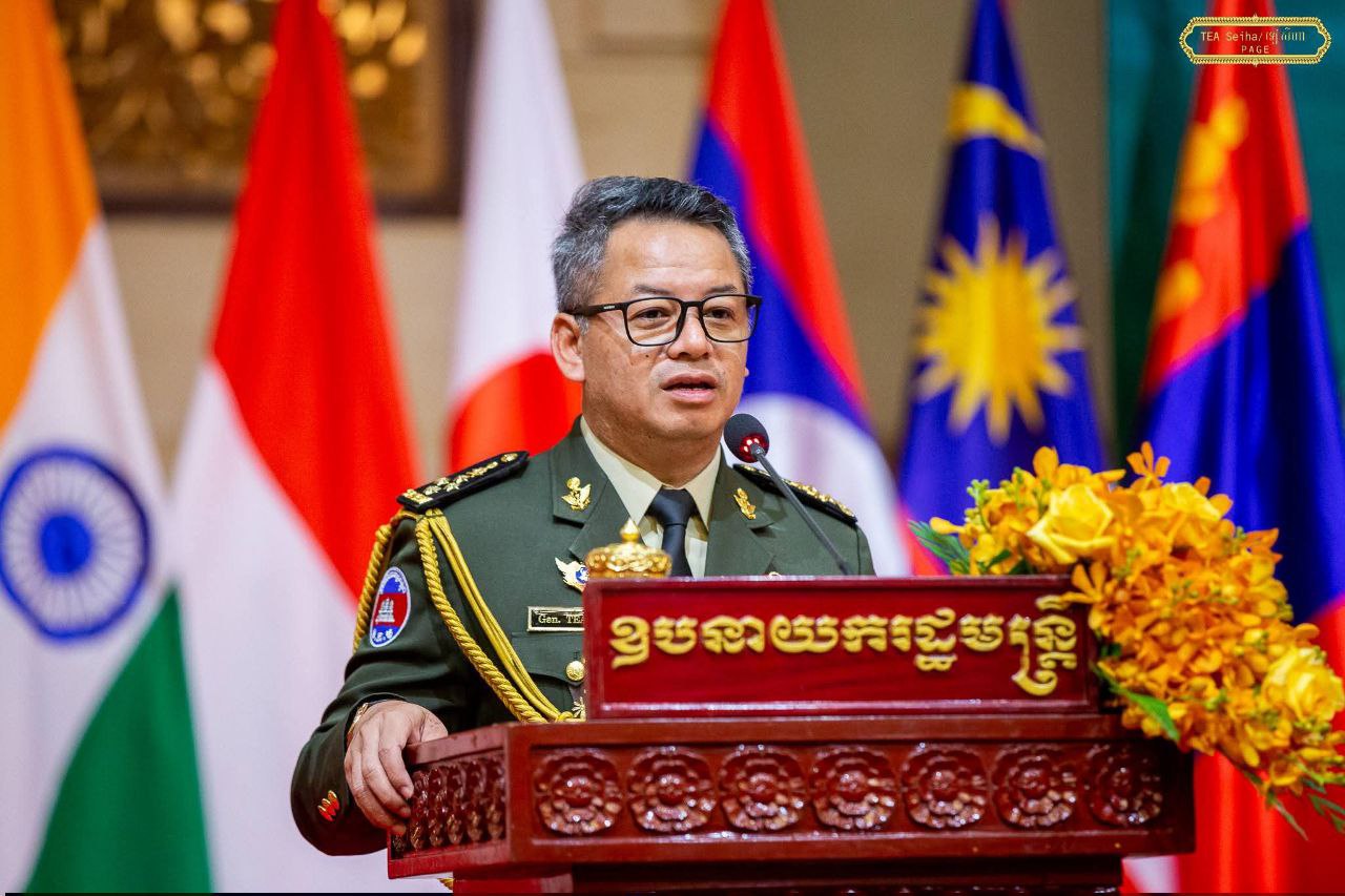 រដ្ឋមន្ត្រីក្រសួងការពារជាតិ៖ «ការវាយការពារខ្លួនរបស់កម្ពុជា មិនសំដៅលើគោលដៅស៊ីវិល គឺផ្តោតលើតែគោលដៅរបស់យោធាថៃ តែប៉ុណ្ណោះ»