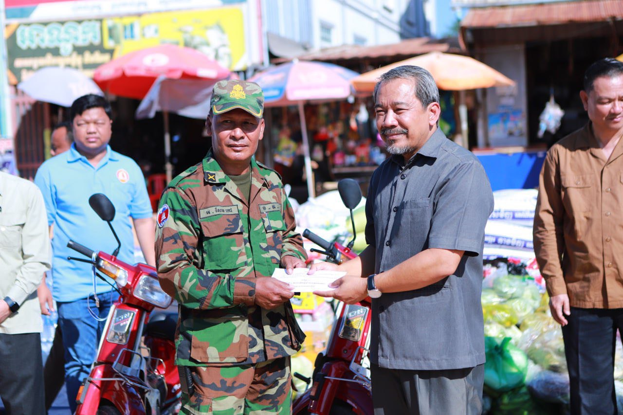 ប្រធានសិទ្ធមនុស្សកម្ពុជា៖ កងទ័ពកម្ពុជាត្រូវបានប្រជាជនកម្ពុជាទាំងក្នុង និងក្រៅប្រទេសប្រសិទ្ធនាម និងចារទុកថា “ជាវីរជនការពារជាតិប្រឆាំងនឹងសត្រូវឈ្លានពាន”