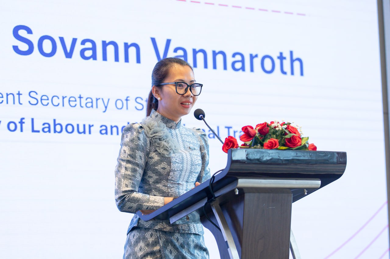 ក្រសួងការងារជំរុញឱ្យម្ចាស់រោងចក្រវិនិយោគលើប្រព័ន្ធគ្រប់គ្រងកម្ដៅ ដើម្បីលើកកម្ពស់សុវត្ថិភាព សុខភាពកម្មករ និងផលិតភាពការងារ