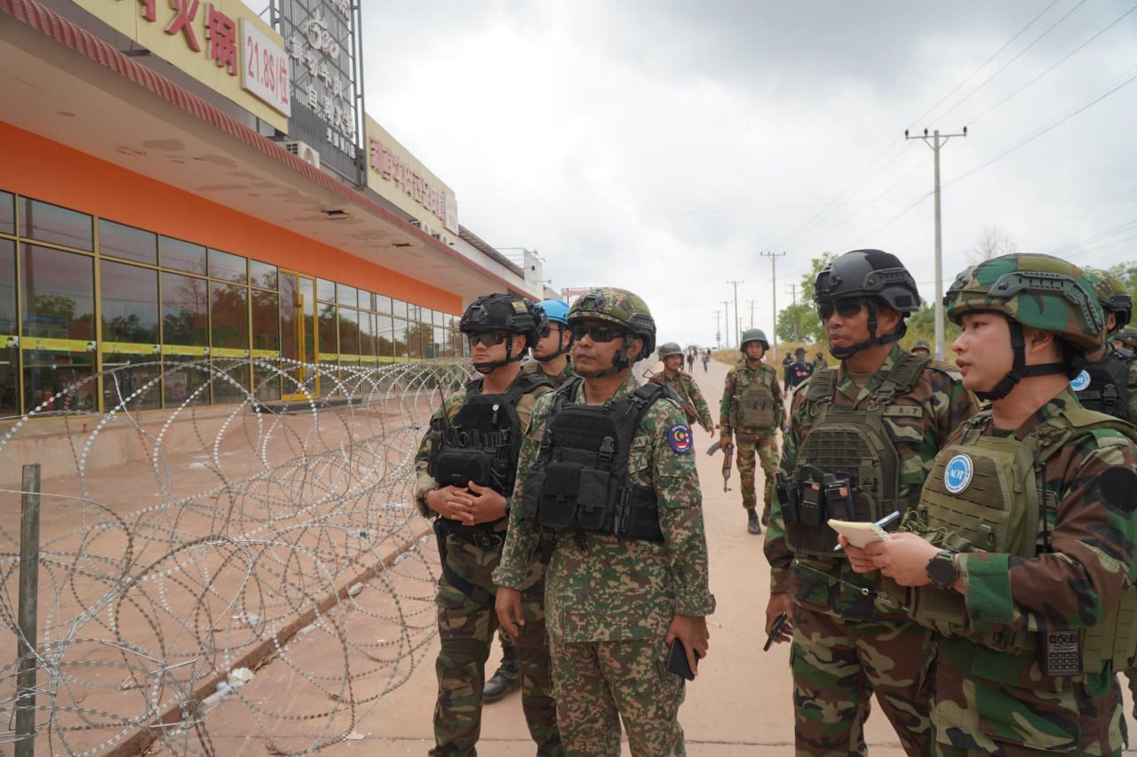 ព្រឹកថ្ងៃសៅរ៍នេះ! ភាគីថៃបានដាក់ទូកុងតឺន័របិទច្រកផ្លូវលេខ ៥៦ និងផ្លូវឆ្ពោះទៅខេត្តកោះកុង ក្នុងទឹកដីកម្ពុជា