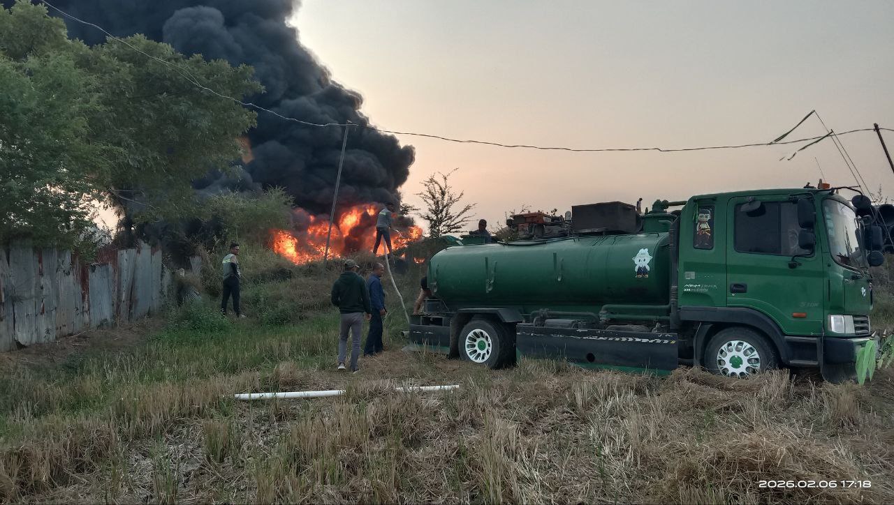 អគ្គិភ័យឆាបឆេះកន្លែងស្តុកទុកទុយយោ ក្រុមហ៊ុនទឹកកខ្វក់មួយកន្លែង បង្កការភ្ញាក់ផ្អើលនៅក្រុងបាត់ដំបង!