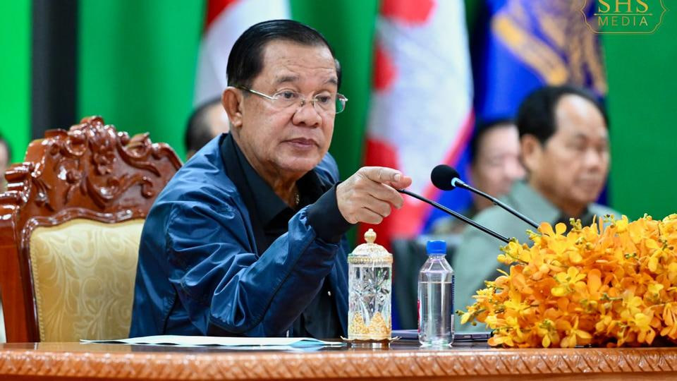 សម្តេចតេជោ ព្រមានអំពីផេកហ្វេសប៊ុកក្លែងក្លាយ បង្កើតដោយក្រុមក្បត់ជាតិ បោកប្រាស់ប្រជាពលរដ្ឋ