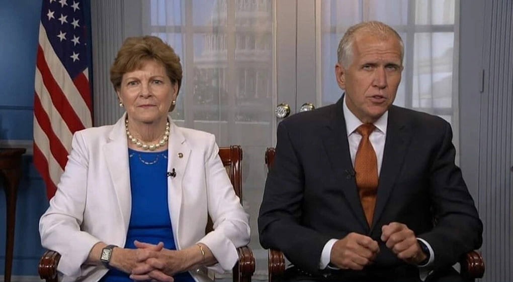 សមាជិកព្រឹទ្ធសភាជំទាស់ដាច់ខាត ដកអាមេរិកចេញពីណាតូ និងផ្ដាំទៅ ត្រាំ ថា បើដកខ្លួនអ្នកខាតជាអាមេរិក អ្នកចំណេញគឺចិន និងរុស្ស៊ី!