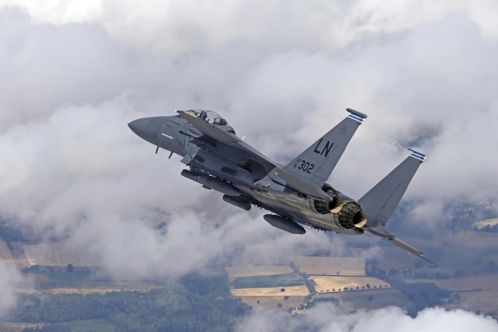 តើអ្នកបើកយន្តហោះអាមេរិកត្រូវបានហ្វឹកហ្វឺនដោយរបៀបណា ពេលយន្តហោះចម្បាំងត្រូវបានសត្រូវបាញ់ទម្លាក់?