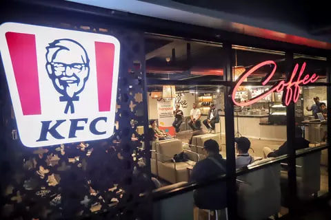 មានរឿងអីអញ្ចេះ? KFC នៅឥណ្ឌូណេស៊ី ត្រូវបានបិទហាងជាច្រើនកន្លែង និងបានបញ្ឈប់បុគ្គលិកចំនួន 2,274 នាក់ ស្របពេលដែលកំពុងតែមានការខាតបង់ខ្លាំង