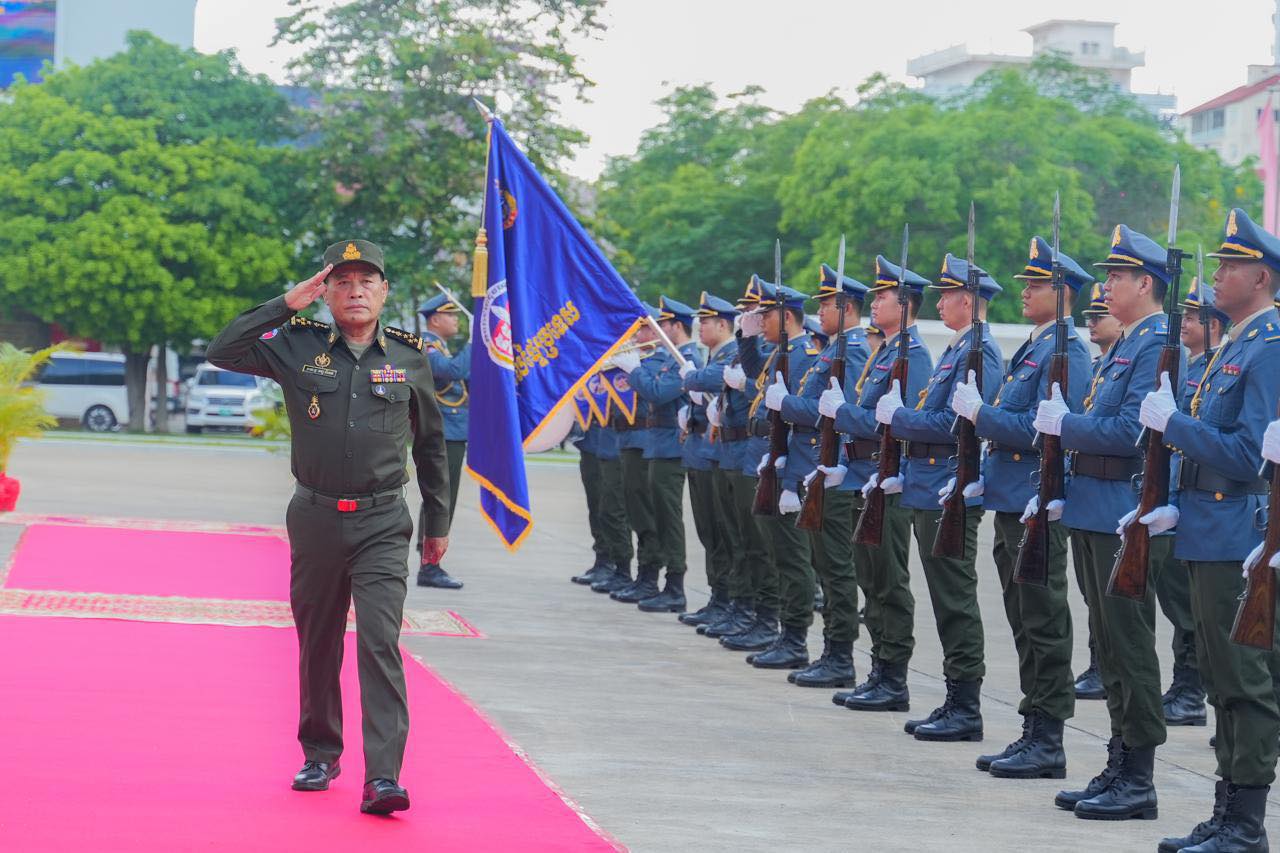 អគ្គមេបញ្ជាការ៖ កត់សម្គាល់ចំពោះការផ្សព្វផ្សាយព័ត៌មានក្លែងក្លាយមួយចំនួននៅតាមបណ្តាញសង្គម ដែលមានចរិតញុះញង់ ធ្វើឲ្យជះឥទ្ធិពលអាក្រក់ដល់សង្គមជាតិ បង្កភាពចលាចល