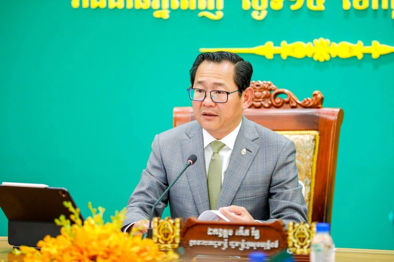 ផ្អាកមុខតំណែងព្រះរាជអាជ្ញារងខេត្តពោធិ៍សាត់ម្នាក់ភ្លាម រដ្ឋមន្ត្រីក្រសួងយុត្តិធម៌ ដាស់តឿនដល់តួអង្គក្នុងវិស័យយុត្តិធម៌ ឱ្យប្រកាន់ខ្ជាប់នូវភាពម៉ឺងម៉ាត់ និងការទទួលខុសត្រូវខ្ពស់ក្នុងការអនុវត្តវិធានការច្បាប់!