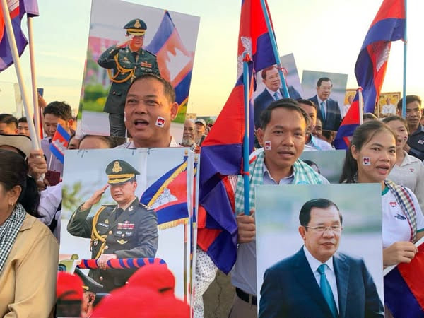 អ្នកនាំពាក្យរាជរដ្ឋាភិបាល៖ កម្ពុជាបញ្ជាក់ជាថ្មីដល់សាធារណជនទាំងក្នុង និងក្រៅប្រទេសថា កម្ពុជាចង់បានសន្តិភាព និងកំពុងគោរពយ៉ាងសកម្មនូវកិច្ចព្រមព្រៀងឈប់បាញ់ដោយអត់ធ្មត់បំផុត