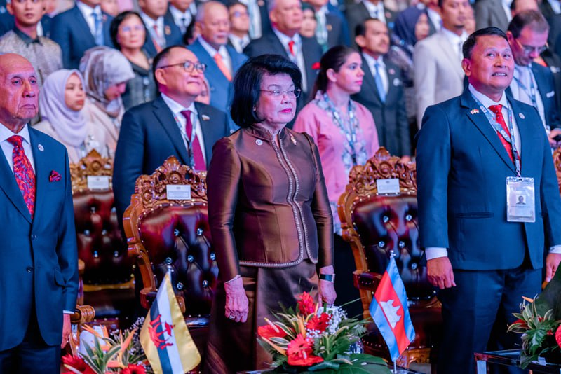 សម្តេចប្រធានរដ្ឋសភា៖ សូមកុំប្រើ “ច្បាប់ព្រៃ និងអនុវត្តច្បាប់អាជ្ញាសឹក” នៅក្រៅដែនដីរបស់ខ្លួន ដែលជាការរំលោភបំពានលើអធិបតេយ្យ និងបូរណភាពទឹកដីរបស់ប្រទេសដទៃ