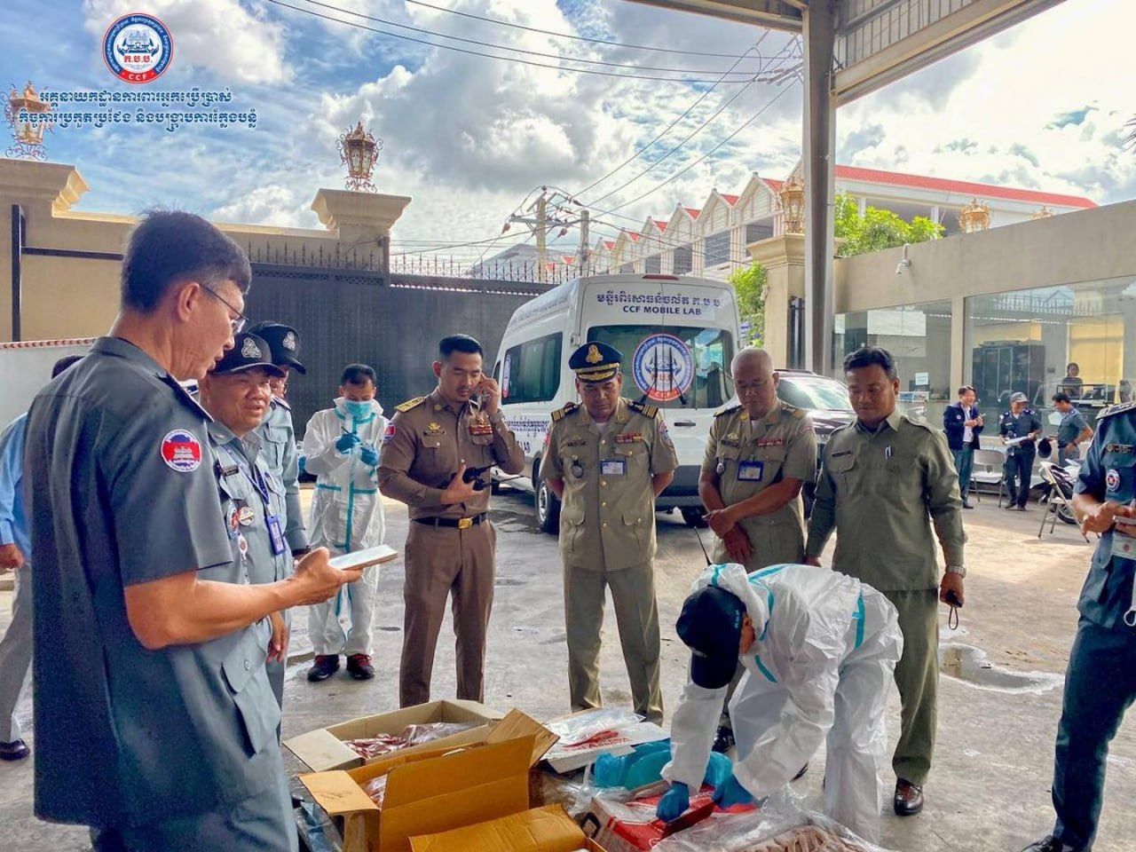 Update: ប្រតិបត្តិការការពិនិត្យឃ្លាំងស្តុកទំនិញរបស់ «ចែទូច» រកឃើញសាច់បង្កក ក្លាសេ រាបសិបតោន ប៉ុន្តែមន្ត្រីជំនាញថា៖ «បានបង់ពន្ធត្រឹមត្រូវ និងរកមិនឃើញមានផ្ទុកសារធាតុគីមី»