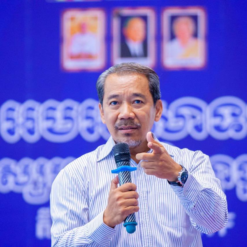 មេសិទ្ធិមនុស្សកម្ពុជា ផ្តាំទៅមេដឹកនាំក្រុងបាងកក «កុំយកប្រទេសទាំងពីរកម្ពុជា-ថៃ ដើម្បីសាកអាវុធផលិតដោយចិន និងអាមេរិក ត្រូវគិតគូរពីអាយុជីវិតប្រជាពលរដ្ឋ និងសេដ្ឋ»