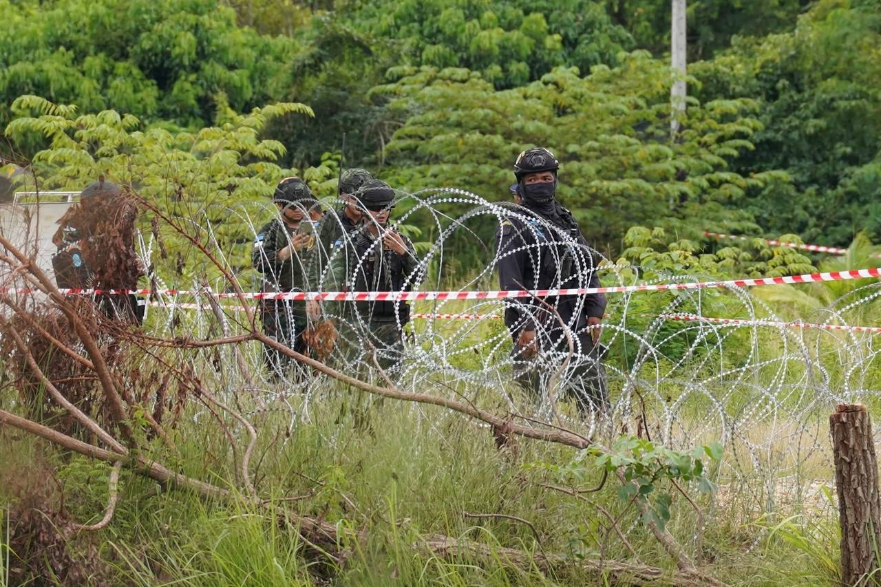 Breaking៖ ទាហានសៀម កំពុងប្រើច្បាប់ព្រៃលើព្រំដែនកម្ពុជា នៅភូមិព្រៃចាន់ ឃុំអូរបីជាន់ ស្រុកអូរជ្រៅ ខេត្តបន្ទាយមានជ័យ