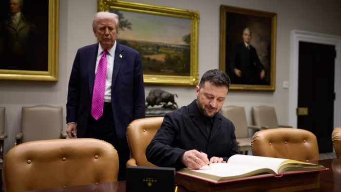 លោក Trump ជំរុញឱ្យ Zelenskiy ប្រគល់ទឹកដីមួយចំនួនរបស់អ៊ុយក្រែនទៅរុស្ស៊ី