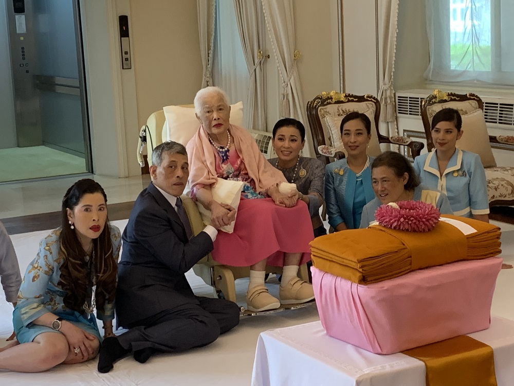 ម្ចាស់ក្សត្រី Sirikit ព្រះមាតាព្រះមហាក្សត្រថៃ សោយទិវង្គត នៅអាយុ ៩៣ ព្រះវស្សា