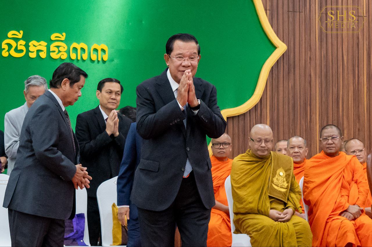 សម្ដេច ហ៊ុន សែន បង្ហាញអំពីផលប៉ះពាល់ទំហំពាណិជ្ជកម្មកម្ពុជា និងថៃ ភាគីទាំងពីរកំពុងតែលេងល្បែង “ចាញ់ចាញ់ដូចគ្នា”